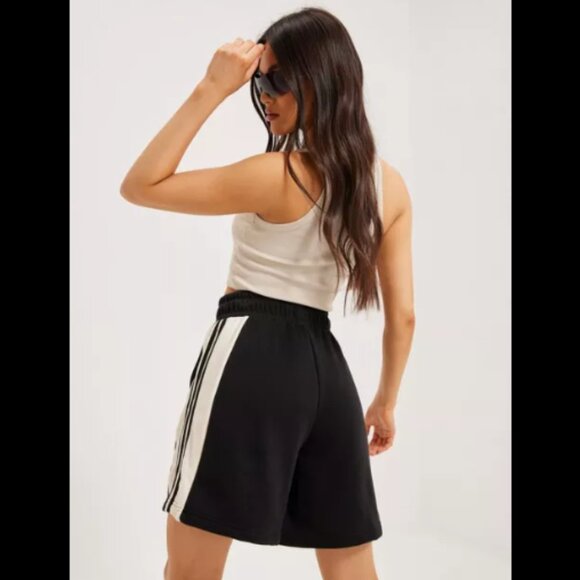 Brand New Adidas Originals 'summer rave' colourblock boyfriend shorts in black - Picture 2 of 16